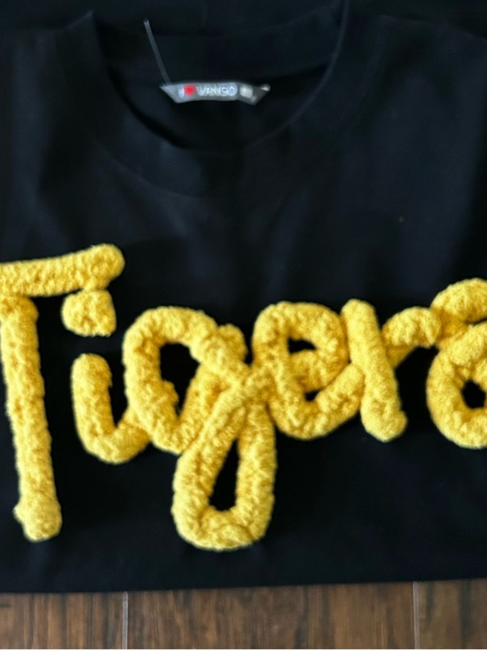 Women’s LARGE Black crew sweatshirt w bold yellow chenille appliqué Sport mom